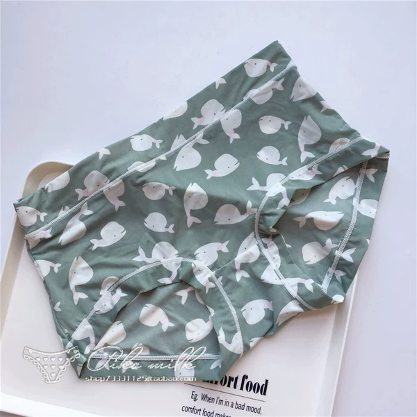 Green dolphin