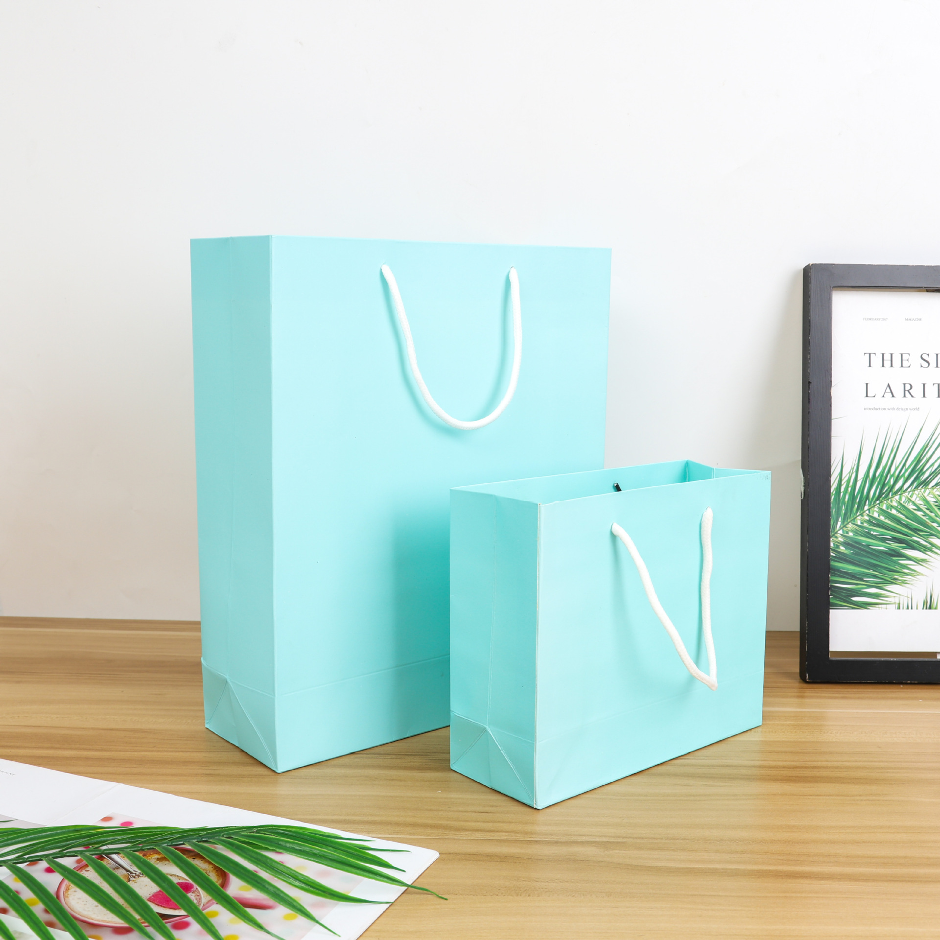 厂家批发创意简约礼品袋节庆礼物手提袋印刷生日节日祝福手提纸袋