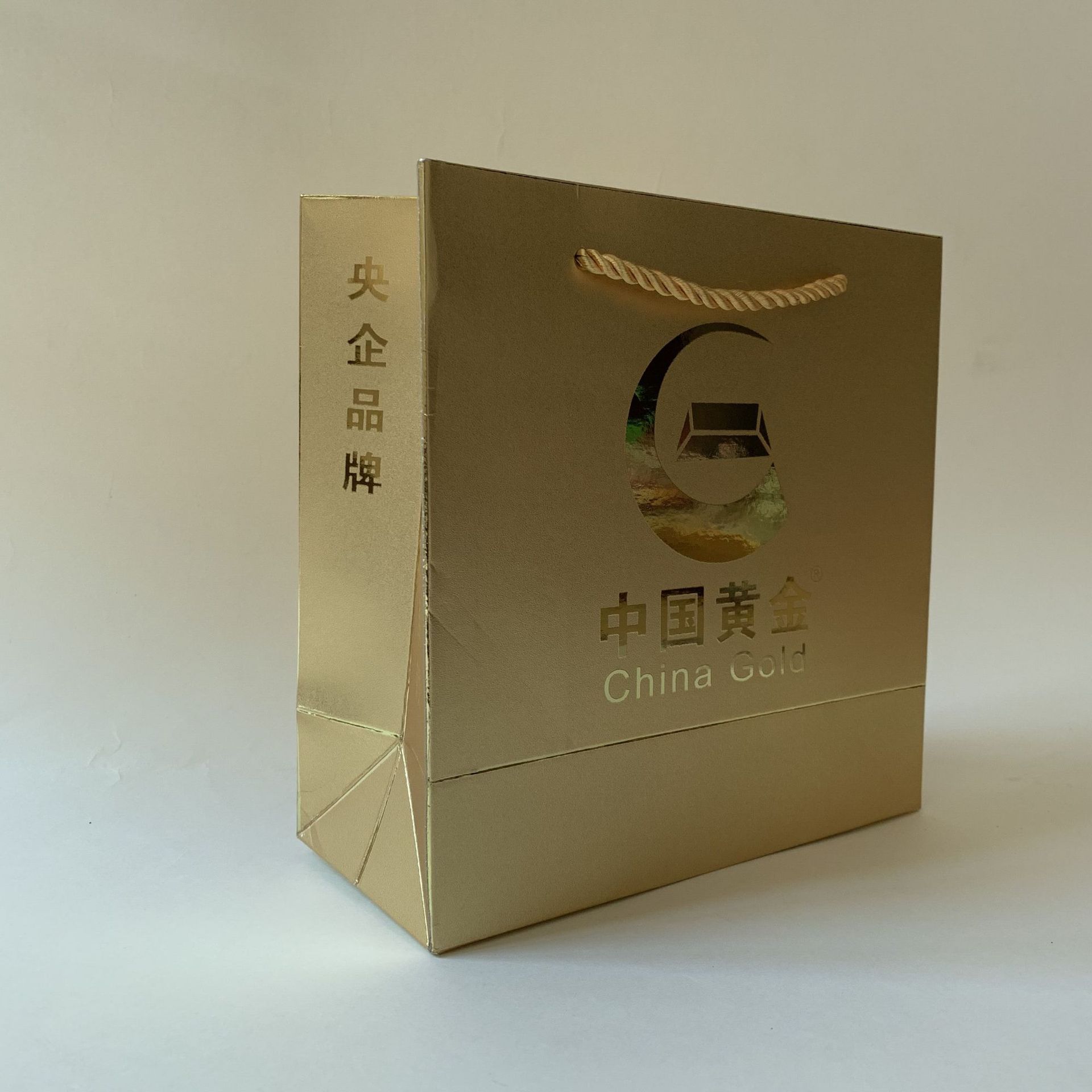 黄金珠宝首饰包装纸袋 加印logo手提折叠纸袋 金卡磨砂开业礼品袋