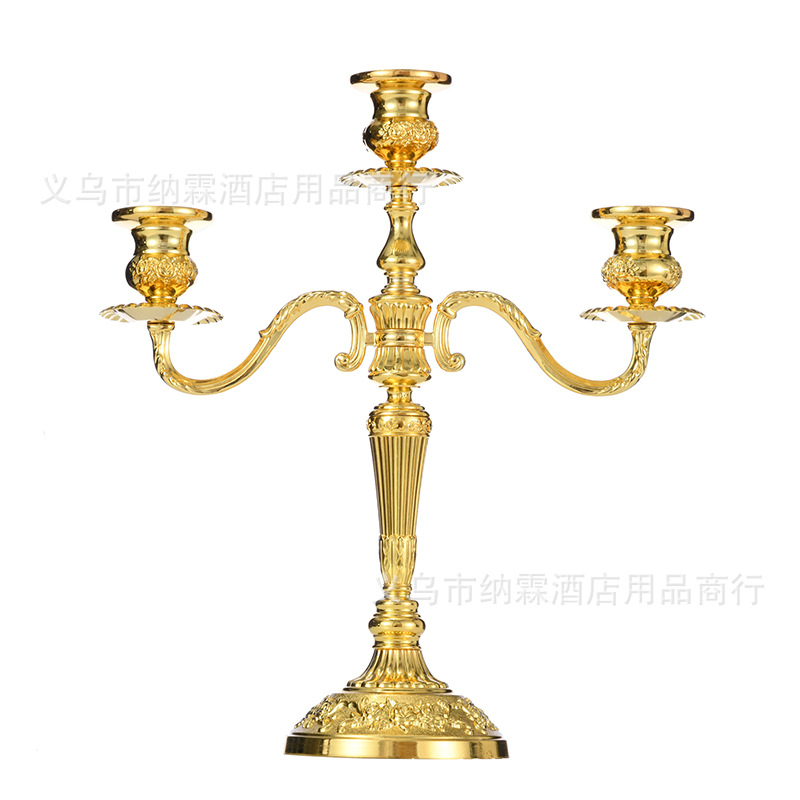Candelabro de tres cabezas de lujo chapado en oro de aleación de metal plateado de gama alta de aleación Europea Home Hotel KTV Classic