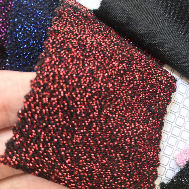 Exterior sola Venta caliente brillante de punto elástico poliéster amoníaco cebolla en polvo grueso hilo de tela vestido de tela multicolor KG al por mayor