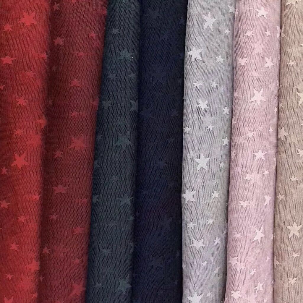 Tela de encaje de poliéster, tela de malla jacquard no elástica, patrón de estrella de cinco puntas, multicolor, suministro directo del fabricante.