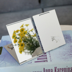 Simple and Elegant Foldable Portable Mirror, Compact Single-Sided Creative Women's Square Aluminum Mirror, Mini Card Mirror