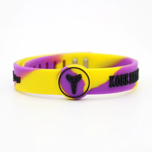 Adjustable camouflage bracelet