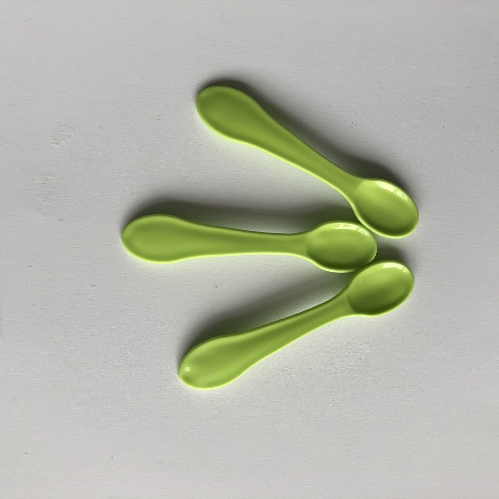 Фабрика холодный напиток PP пластик цвет меняется ложка Мороженое холодный цвет меняется ложка может быть напечатан логотип клиента