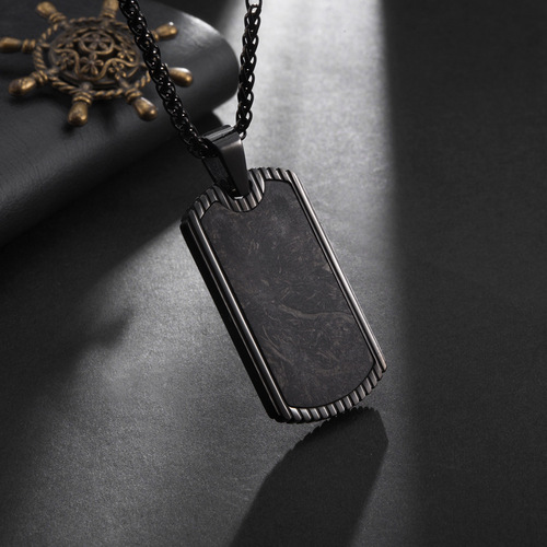 Men's chaotic pattern carbon fiber pendant retro internet celebrity trendy necklace Japanese and Korean version student birthday amulet