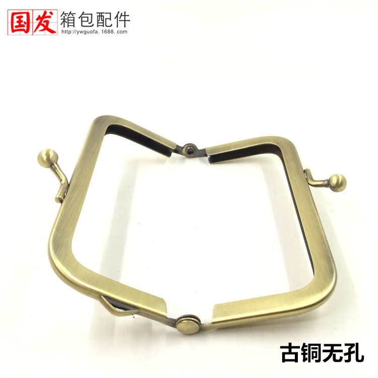 En stock: bisagra de bolso: 8.5cm cuadrado liso sin orificio oro accesorios de bolso de oro de oreja única 0101 - GT