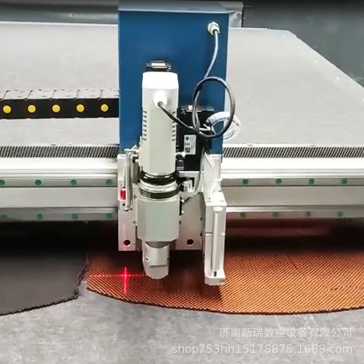 大包围脚垫震动刀下料机 尾箱垫丝圈XPE卷材 振动刀数控设备