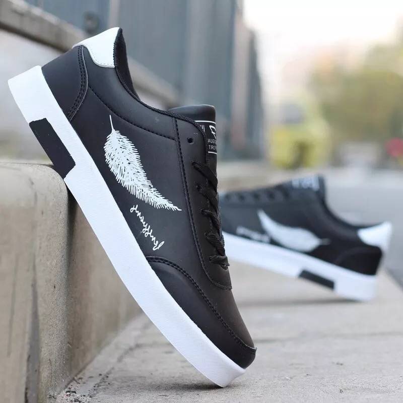 Zapatos transfronterizos zapatos de moda para hombres 2023 nuevos zapatos blancos Zapatillas de moda coreanas zapatos casuales deportivos para hombres a juego