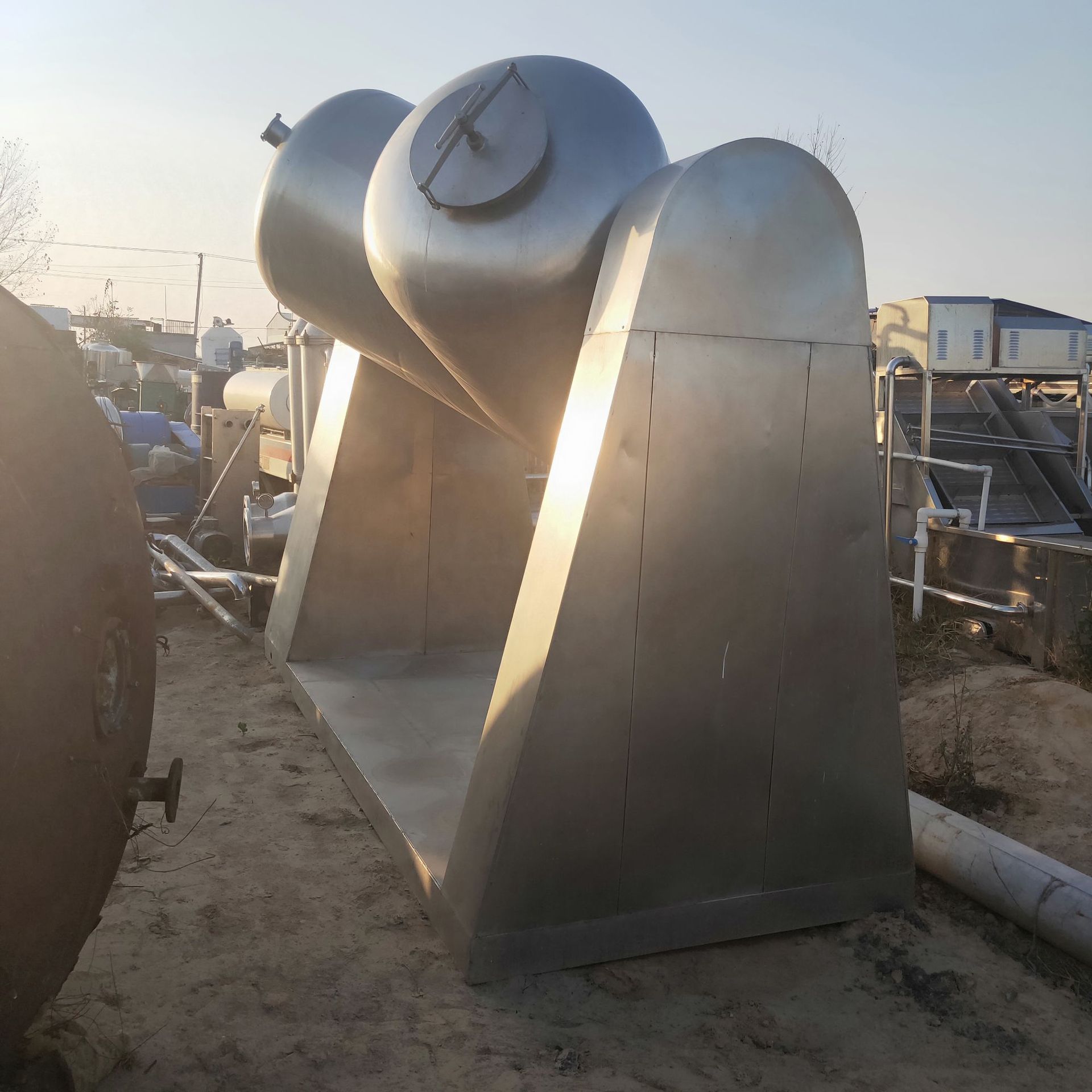 常年出售二手V型混合机 100升V混合机 200升V混合机