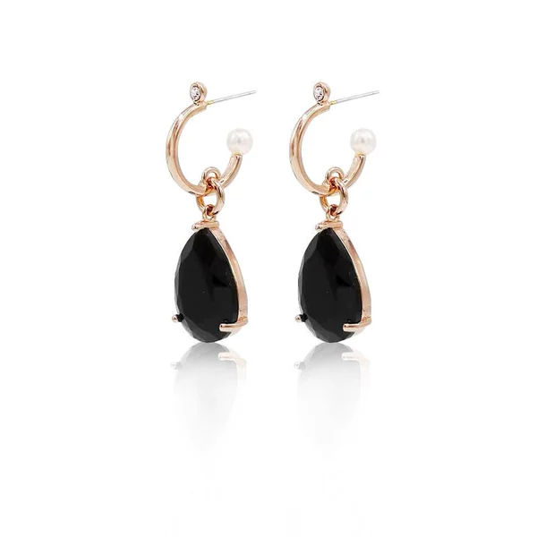 Black earrings drop-shaped