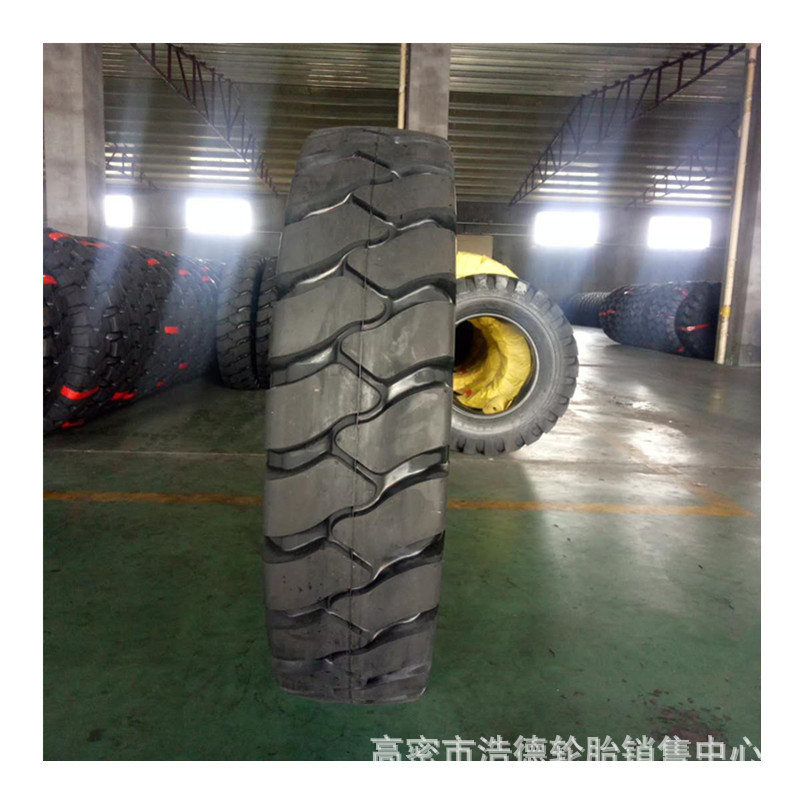 1300-25 1400-25矿山工程机械轮胎 自卸车轮胎36层级加强胎体现货