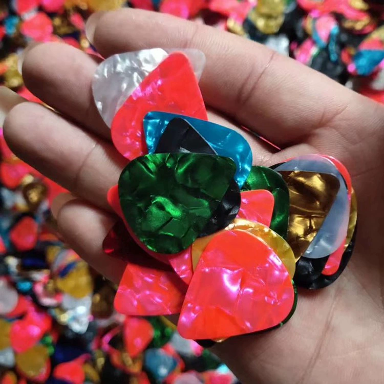 Гитарная палочка — целлулоид и ABS-пластик, толщина 0.46/0.71/1.0 мм, assorted colors and shapes