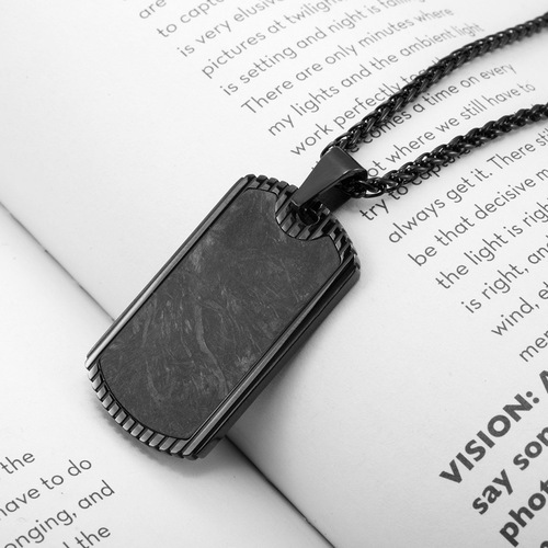 Men's chaotic pattern carbon fiber pendant retro internet celebrity trendy necklace Japanese and Korean version student birthday amulet