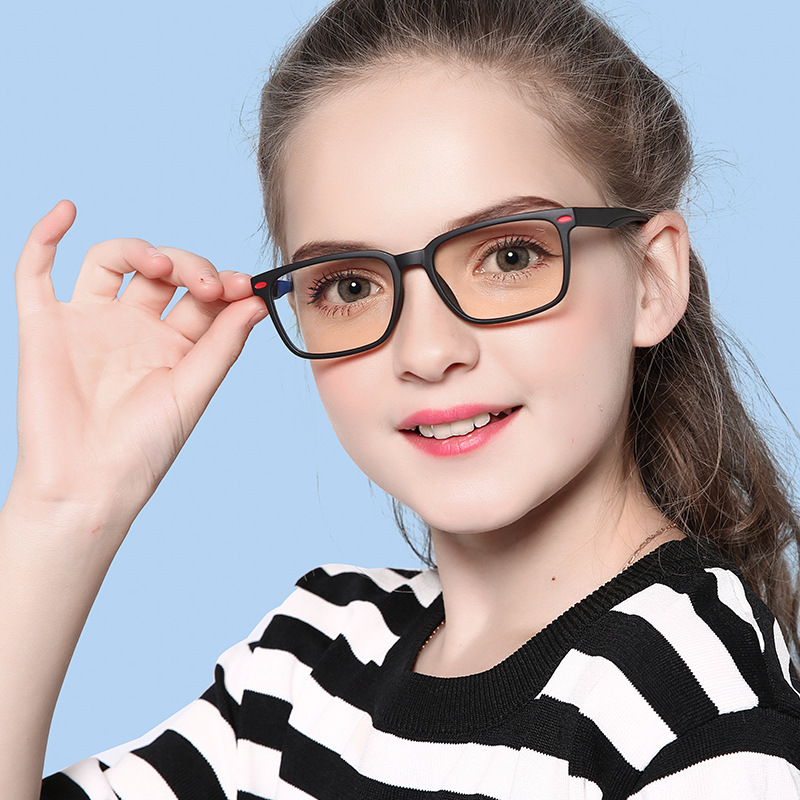 Gafas de luz anti-azul para nuevos niños transfronterizos Gafas planas de protección ocular de moda europea y americana de dos colores Marco de gafas para niños TR ultraligeros