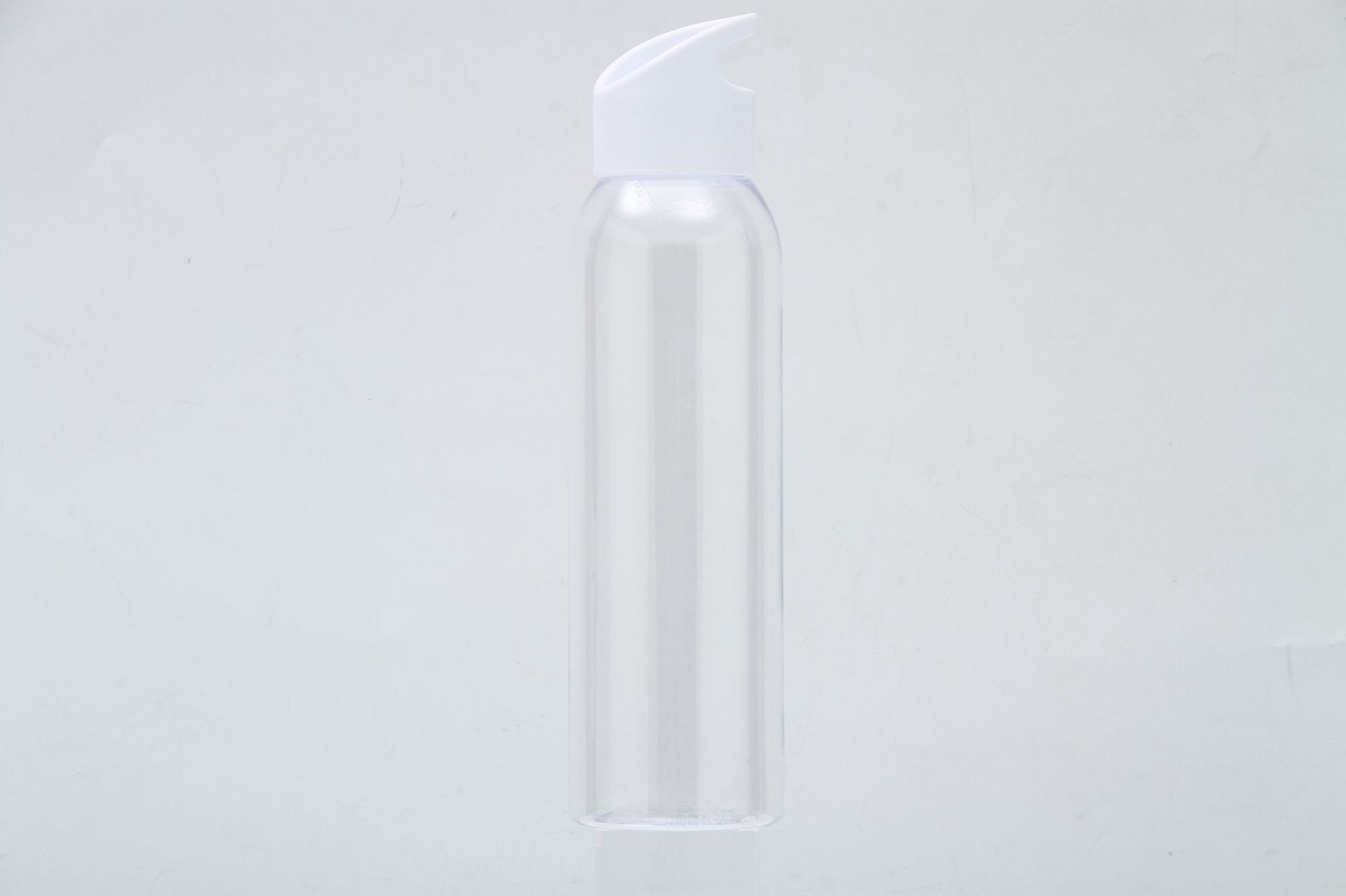 Fabricantes de comercio exterior 650ml tazas espaciales de plástico tritan portátiles al aire libre tazas de agua deportivas simples