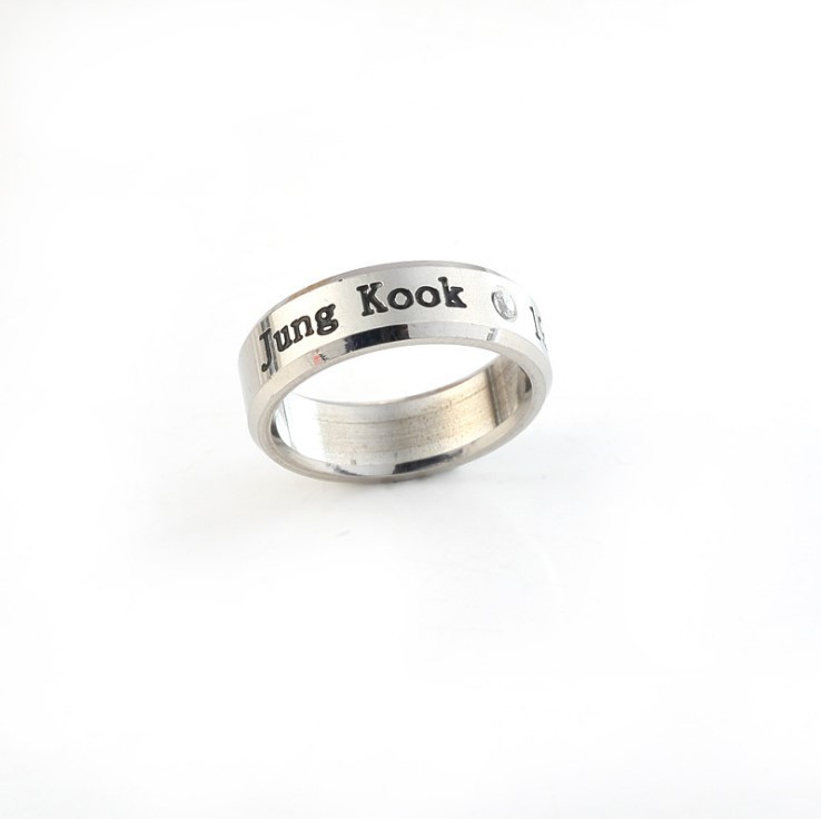 Venta caliente europea y americana anillo de acero inoxidable BTS periférico no-desvanecimiento nicho diseño anillo de plata anillo de joyería de acero de titanio image 10