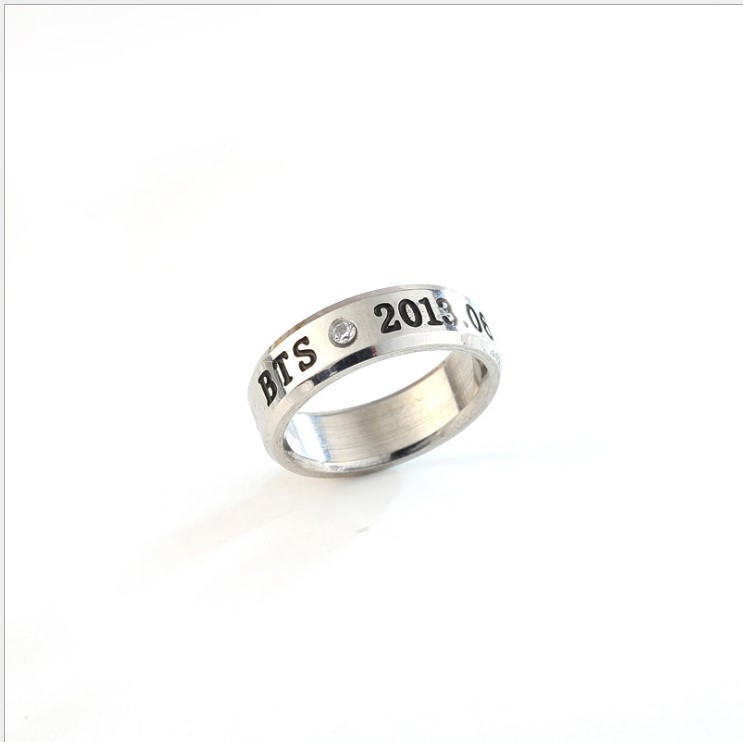 Venta caliente europea y americana anillo de acero inoxidable BTS periférico no-desvanecimiento nicho diseño anillo de plata anillo de joyería de acero de titanio image 6