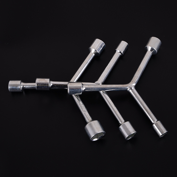 Fábrica al por mayor de Cabeza corta de tres horquillas métricas galvanizado llave de enchufe en forma de Y llave de neumático reparación de automóviles llave de triángulo
