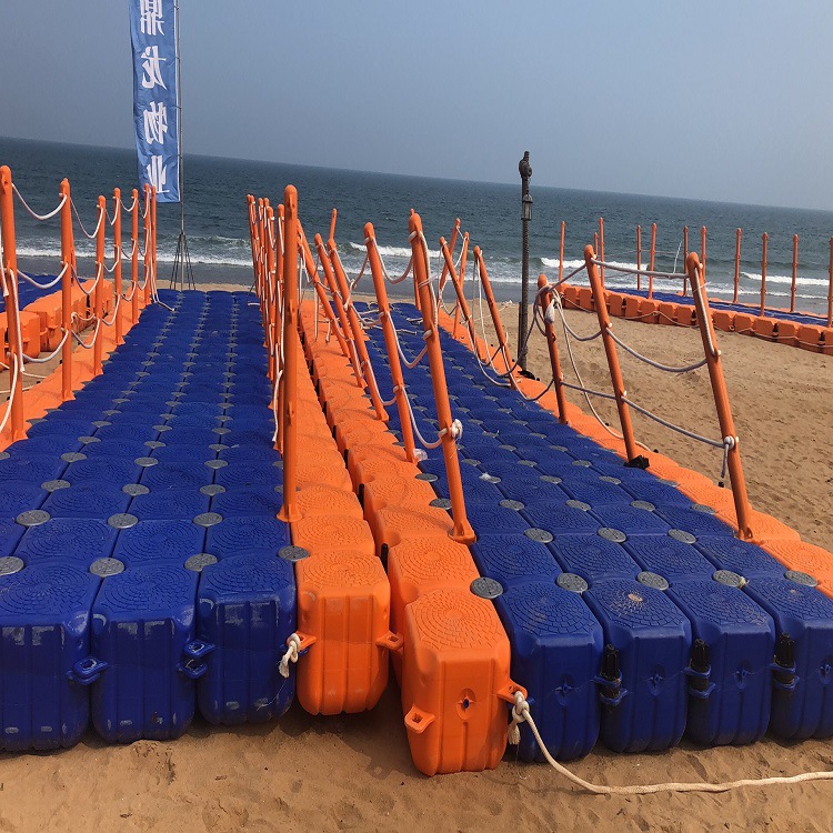 塑料游艇浮筒水上乐园浮桥码头摩托艇停靠网箱养殖钓鱼平台船E18