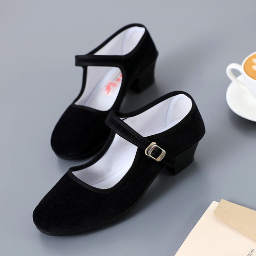Old Beijing cloth shoes for women, square dance shoes, ceremonial shoes, performance shoes, work shoes, dance shoes, women's black cloth shoes