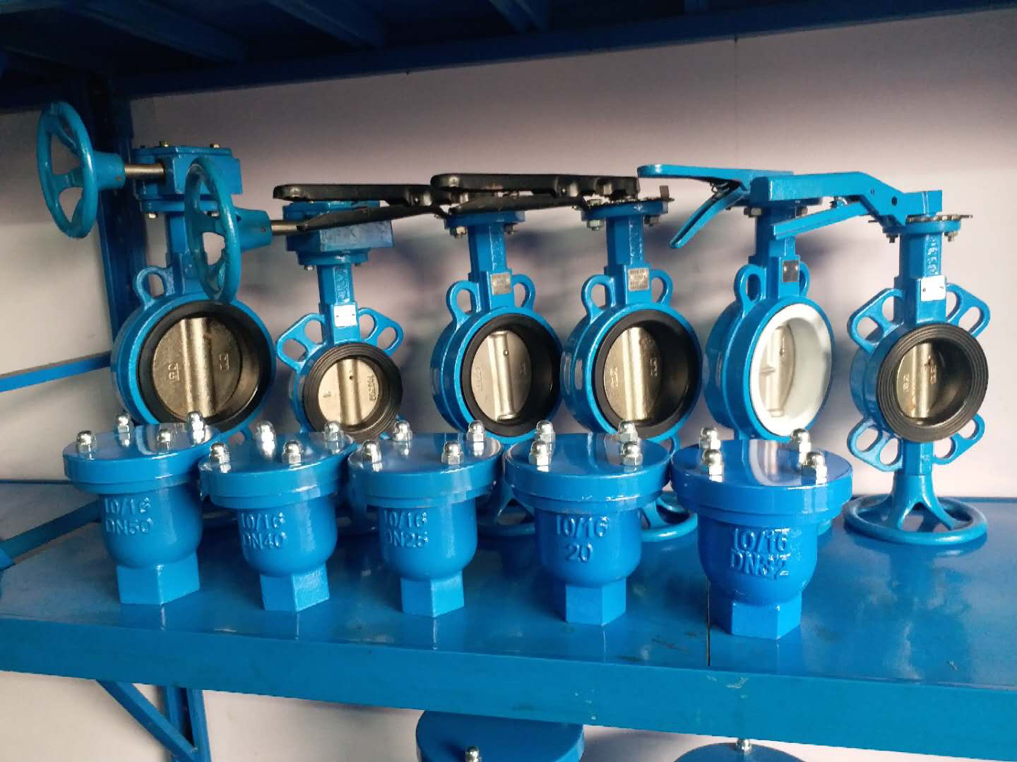 304不锈钢蝶阀D341X-16P 法兰涡轮蝶阀DN250球磨铸铁软密封DN300