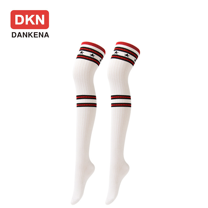 Chaussettes montantes en coton à rayures étoilées et trois bandes pour femme, longues et tricotées, tendance, 2025d_voghion.com