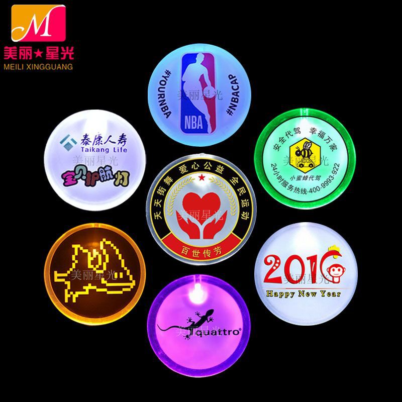 Broche luminoso led al por mayor, insignia luminosa, insignia luminosa conmemorativa de la reunión anual de la empresa, insignia luminosa