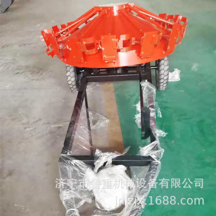 生产16把扫把风火轮扫路机 三轮车牵引式乡村道路扫地车厂家