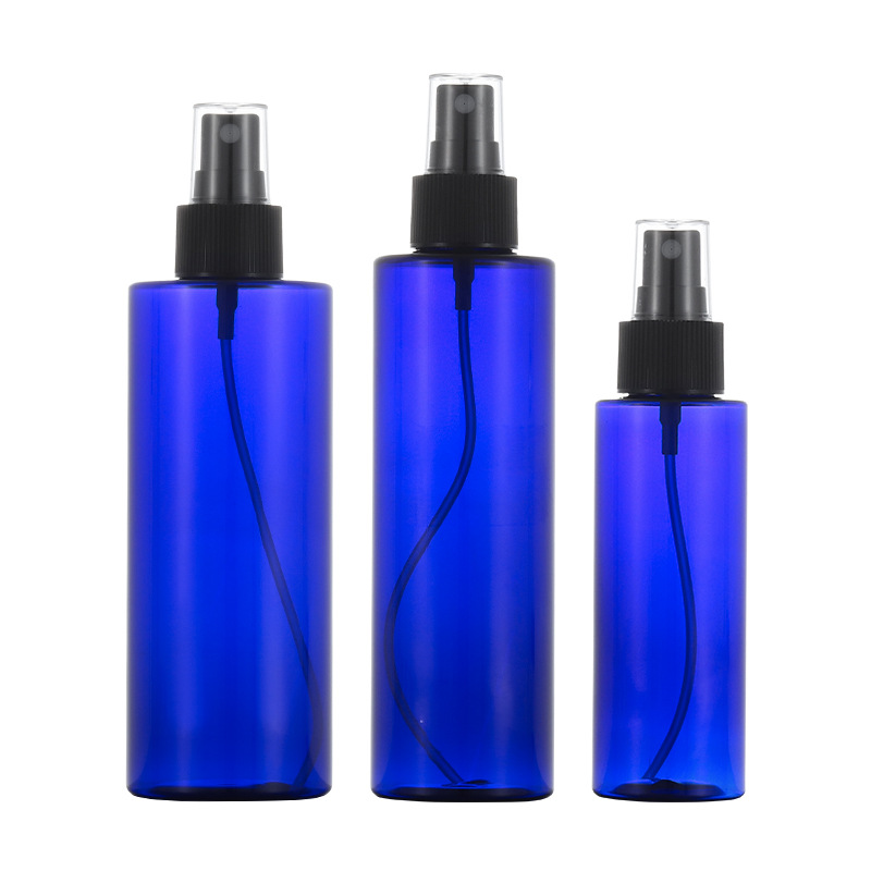 En existencias azul botella de spray de hombro plana boquilla negra transparente pequeña cubierta de tóner cosmético botella vacía Xumin material de embalaje