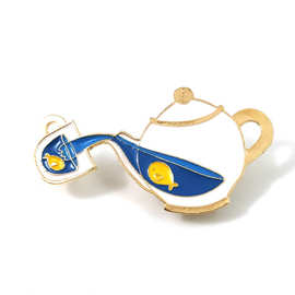 创意新品鱼壶鱼杯设计滴油胸针蓝色滴油茶壶茶杯牛仔夹克徽章饰品