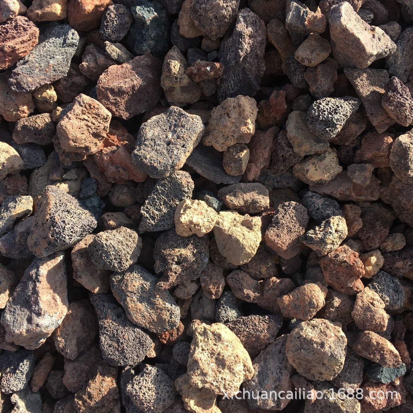 矿山批发  火山岩滤料 煅烧火山岩 多肉园艺铺面造景 火色矿物