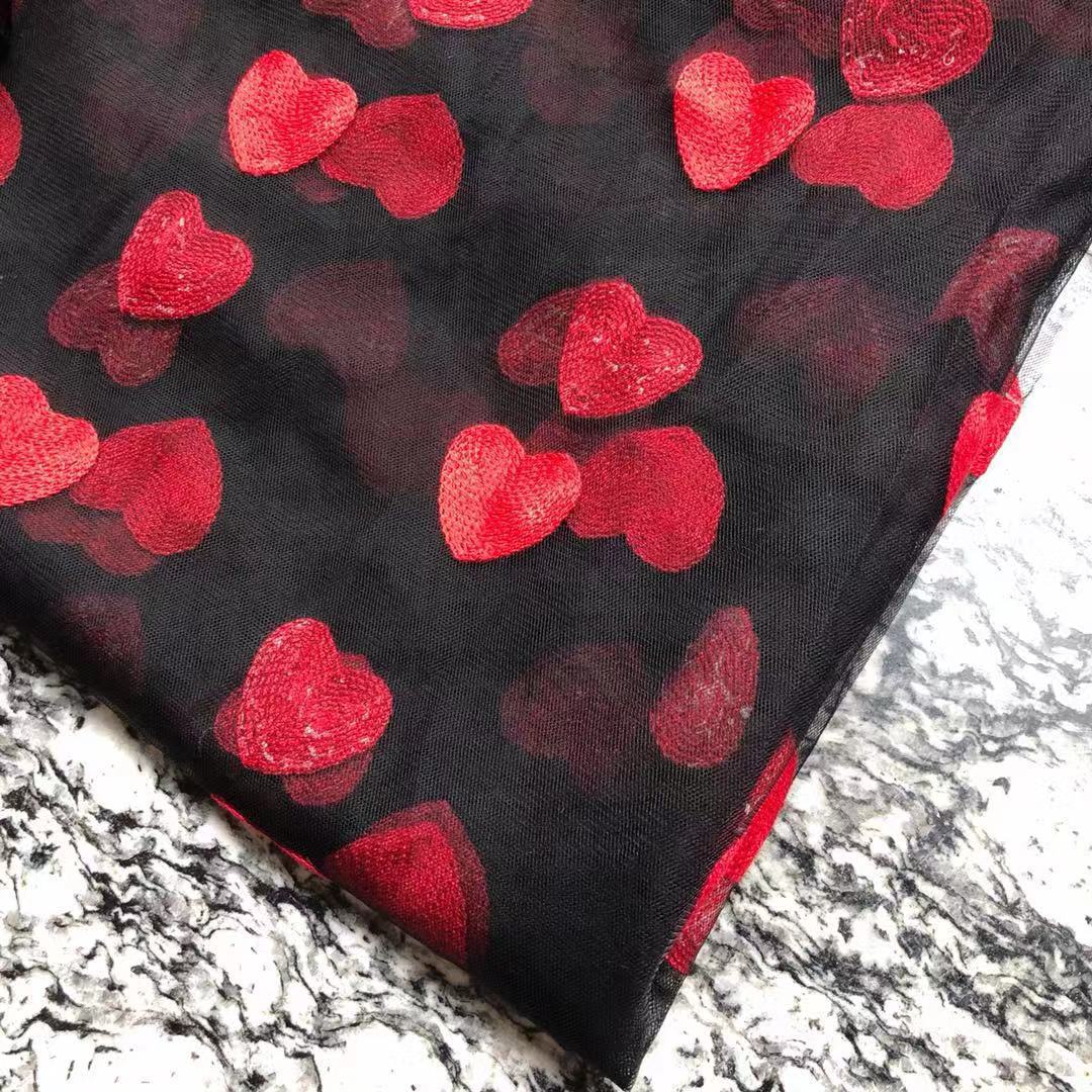 En stock al por mayor rojo amor bordado tela de malla bordado malla artesanía ropa para niños hanfu Lolita vestido tela
