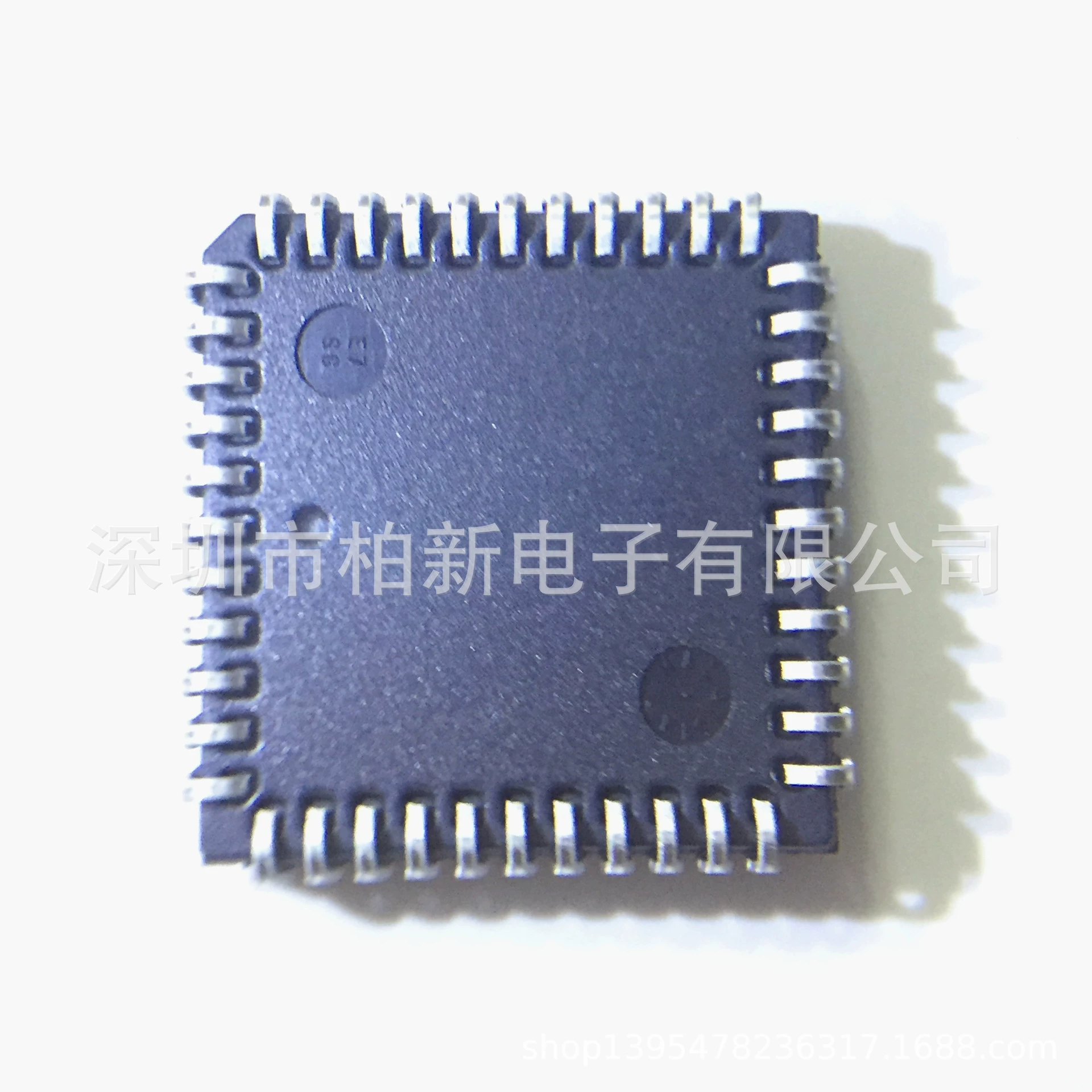 Новый оригинальный чип интерфейса данных ST16C2552CJ44-F PLCC44
