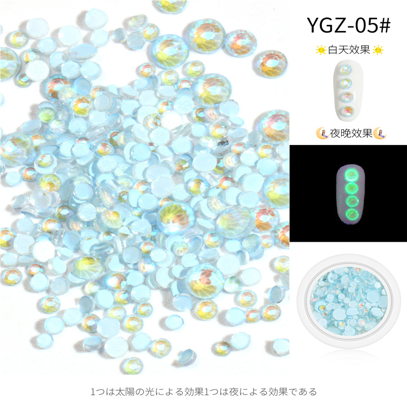 Popular online popular arte de uñas luminoso diamante fluorescente diamante Super Flash mezclado multi-Corte plana diamante joyería fábrica directa