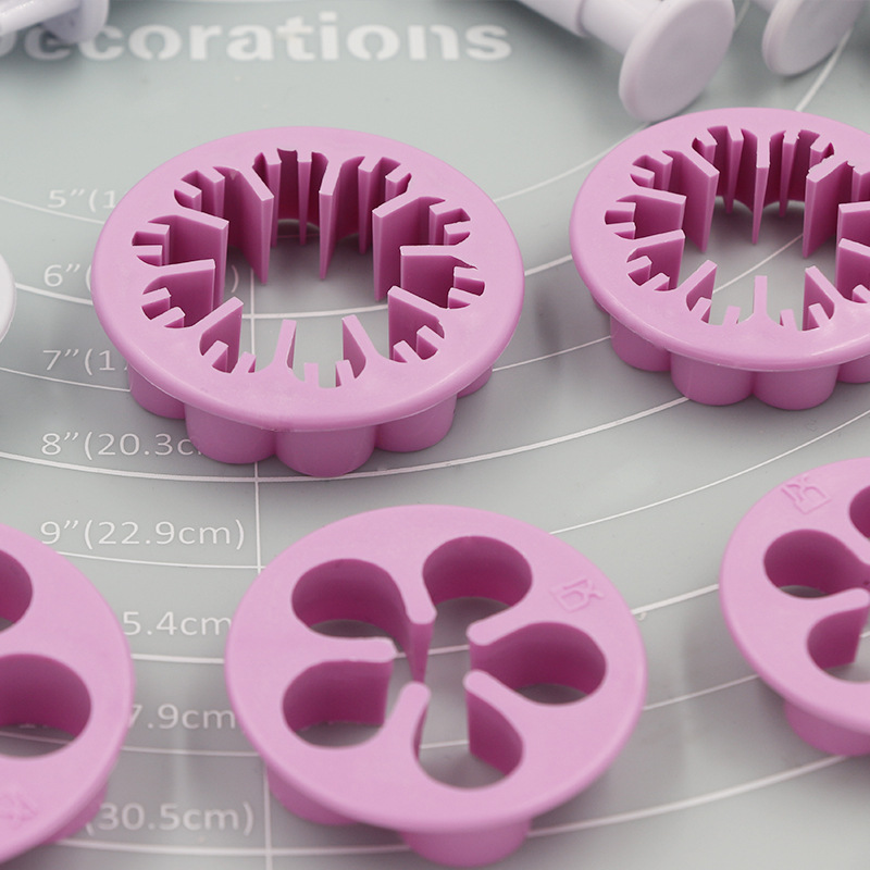 Transfronterizo herramientas para hornear 10 33-piece fondant molde pastel herramientas traje pastel molde de dibujos animados al vapor molde de pan image 4