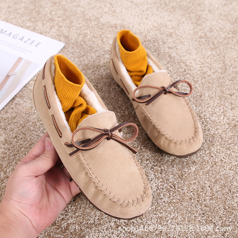 Mocasines de mujer de invierno forrado de lana 2023 nuevos zapatos versátiles de algodón de felpa plana estilo coreano engrosado slip-on zapatos de maternidad