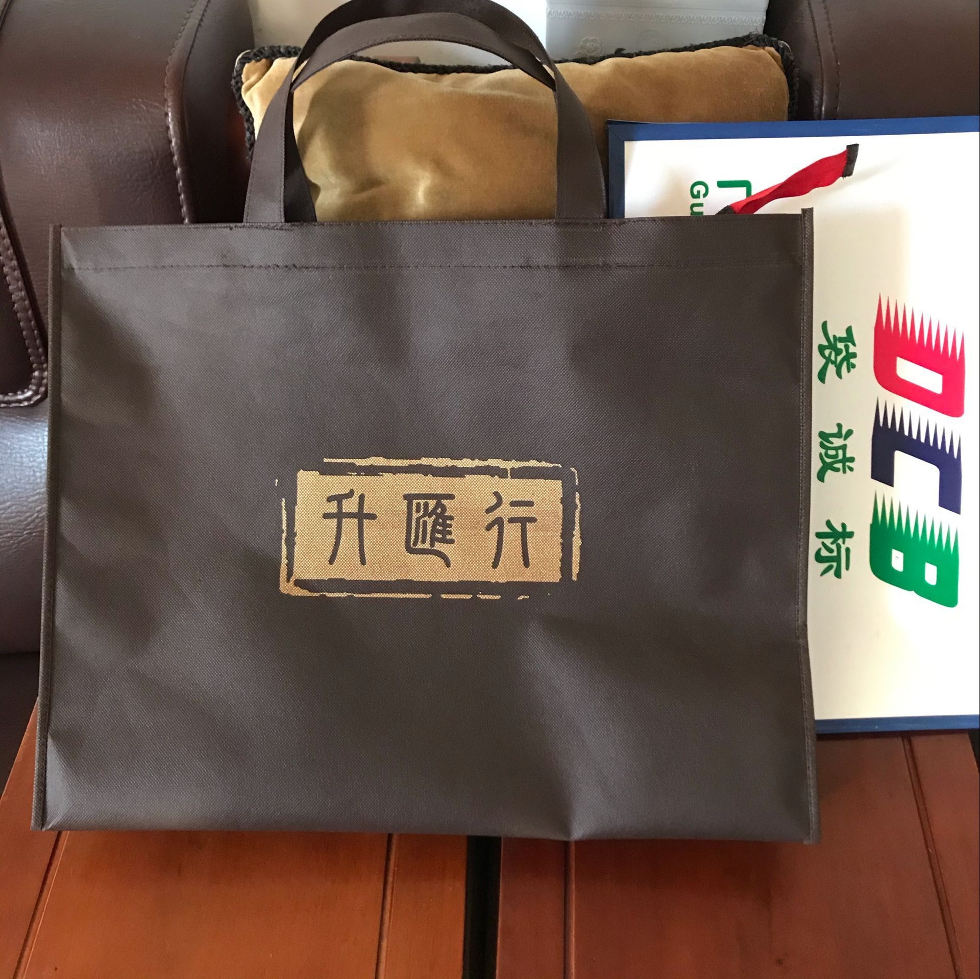 花都无纺布袋厂覆膜彩印汽车4s店促销广告袋展览展会环保袋手提袋