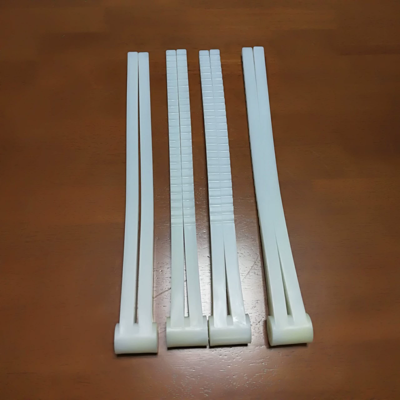 Оптовая продажа с фабрики эластомерные изделия из ТПЭ литой под давлением эластомер ПВХ ABS PA66 резиновая уплотнительная лента