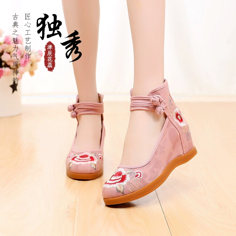 Duxiu 2018 Осенняя Женская обувь в этническом стиле, увеличивающая внутренний рост, Тканевая обувь с вышивкой в старом Пекине, женская танцевальная обувь на одной площади