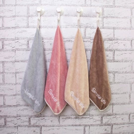 毛巾;干发巾干发帽;美容美发用巾