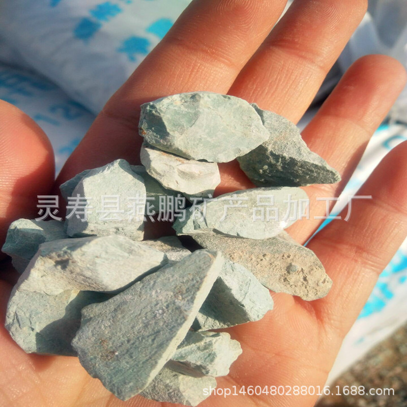 供应水处理绿沸石水族鱼缸垫底装饰用绿沸石颗粒1-2cm