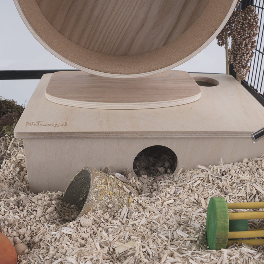 En stock Hámster nido de hámster de madera Hámster Totoro multi-dormitorio oso enano refugio casa multi-red nido de hámster de madera