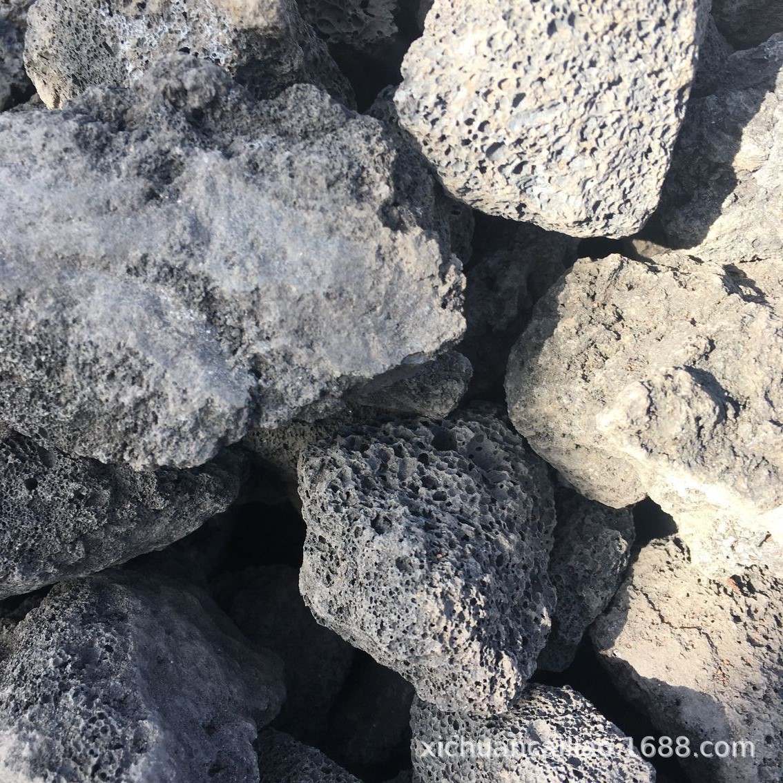 矿山批发水处理用火山石多肉植物 浮石大块红色  黑色浮石