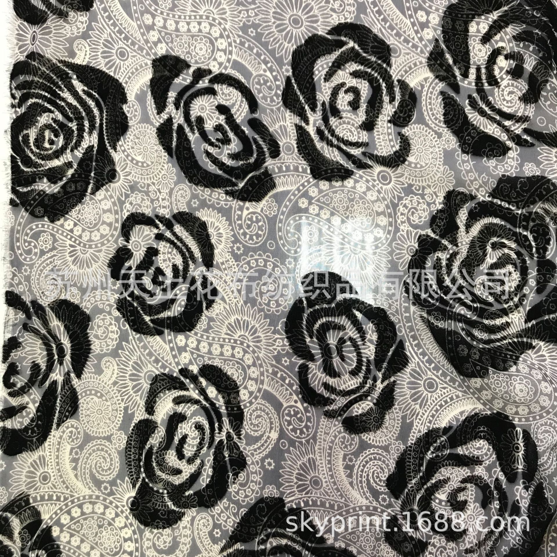 长期供反雕黑玫瑰镂空烂花绒烧花绒锦绒烂花绡旗袍连衣裙长裙布料
