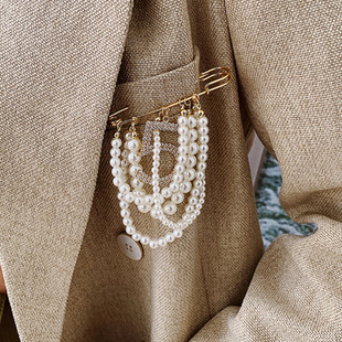 Autumn and Winter New Pearl Brooch Korean Pearl Tassel Flash Diamond Pendant Brooch Big Pin Corsage Suit Accessories