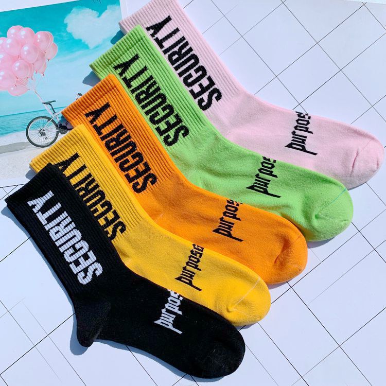 Socks for men and women in the barrel Street tide ins sports hip-hop street letters academic style European and American long tube cotton socks wholesale Socks for men and women in the barrel Street tide ins sports hip-hop street letters academic style European and American long tube cotton socks wholesale