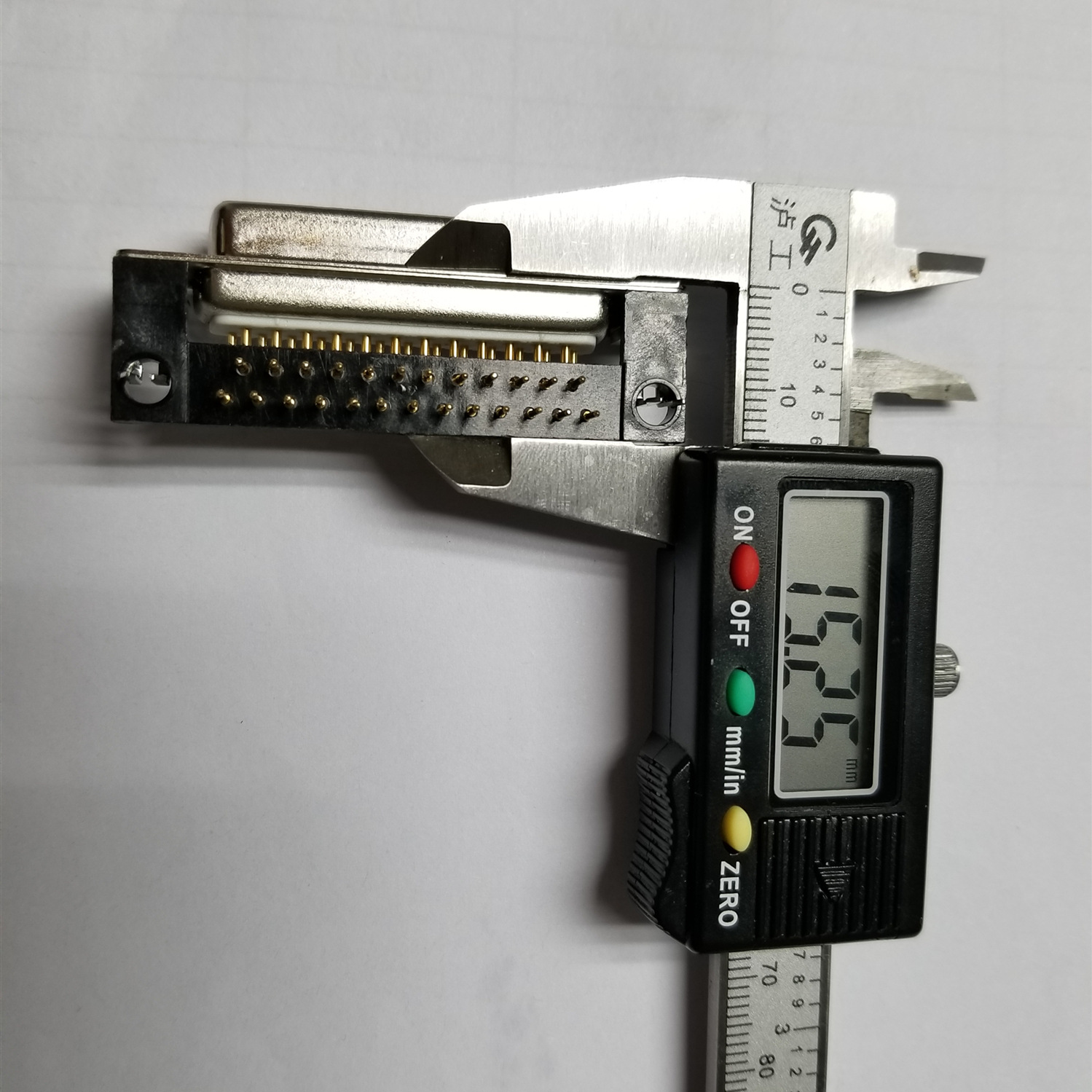 塑支9.4车针D-SUB25PIN母插座连接器 新品db25孔弯脚10.3母头镀金