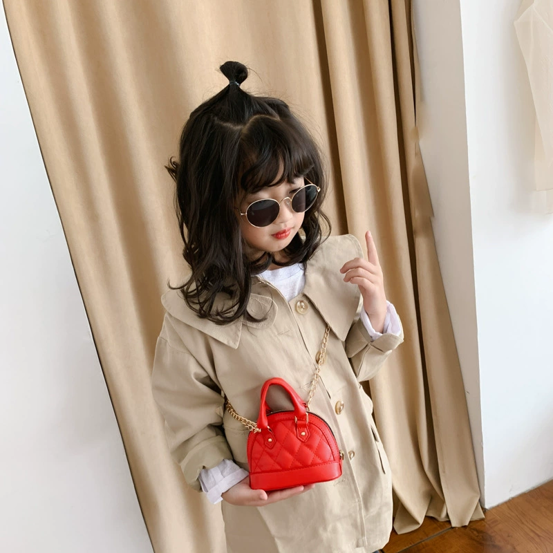 Small shoulder bag with diamond pattern, one-shoulder bag, small bag, chain bag
