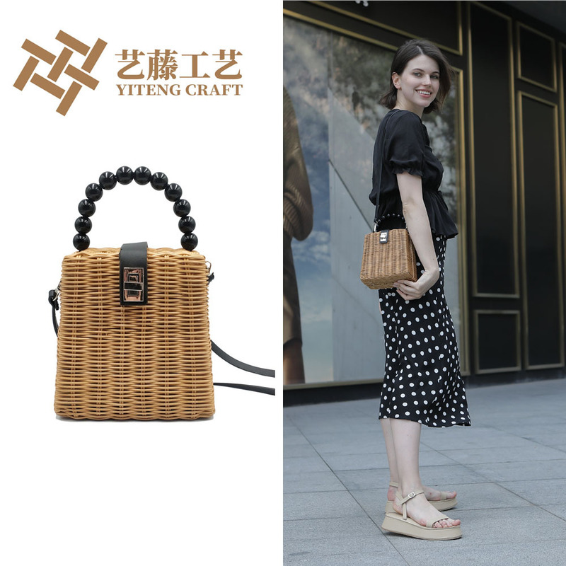 Spot supply 2021 New rattan bag wholesale portable straw bag shoulder bag hand woven wicker bag